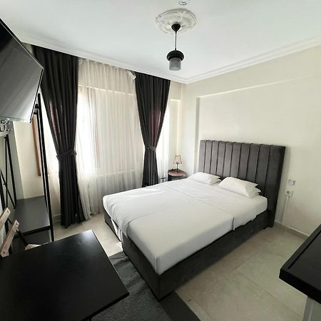 Mr Miller Suite Istanboel Buitenkant foto